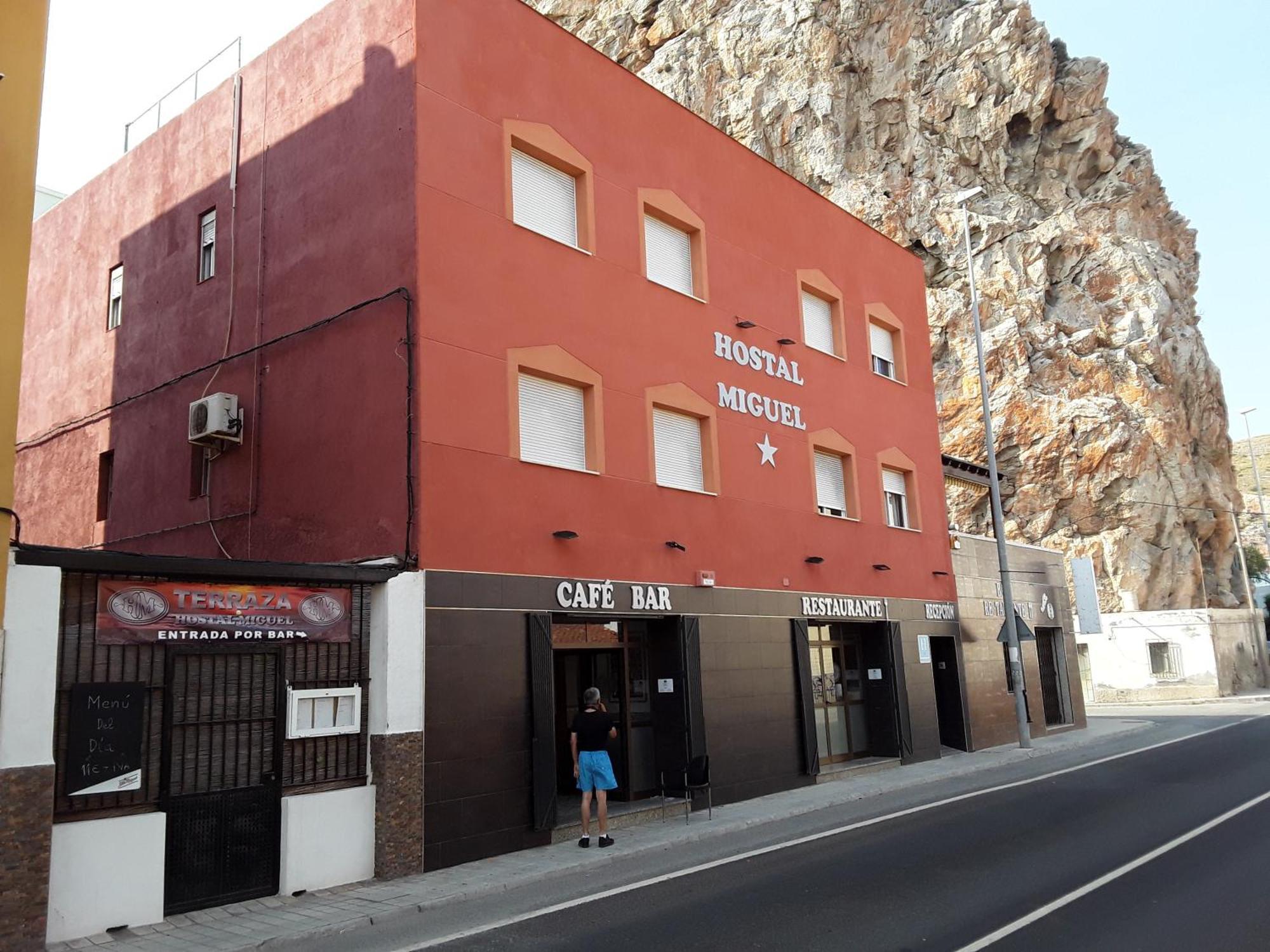 Hostal Miguel Calahonda Exterior foto